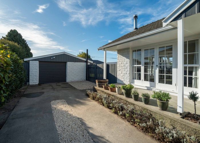  at 8 Denise Crescent, Hornby, Christchurch City, Canterbury