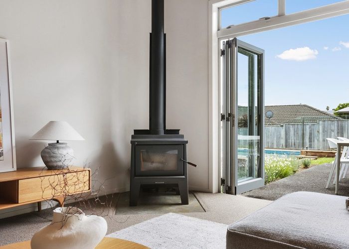  at 5 Foothills Lane, Glen Eden, Waitakere City, Auckland