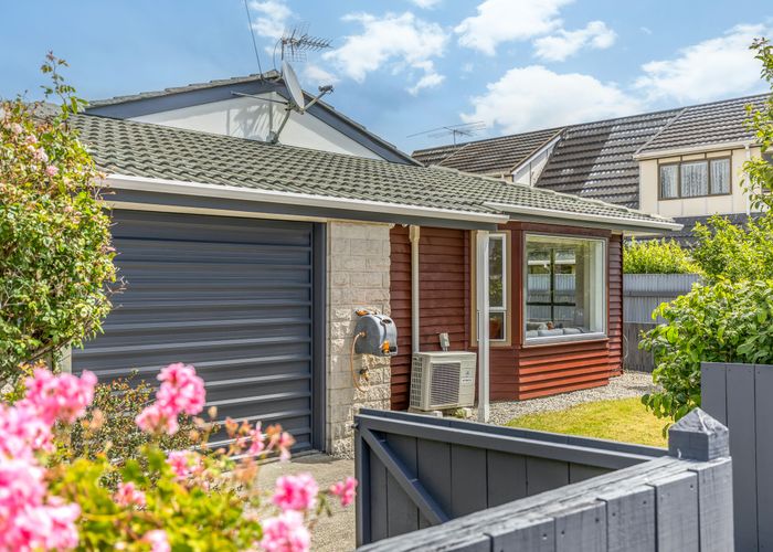 Free property data for 1/47 Whites Line West, Woburn, Lower Hutt