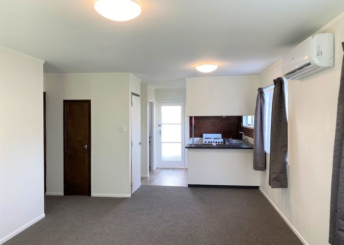  at 1/27 Mataroa Road, Mount Wellington, Auckland City, Auckland
