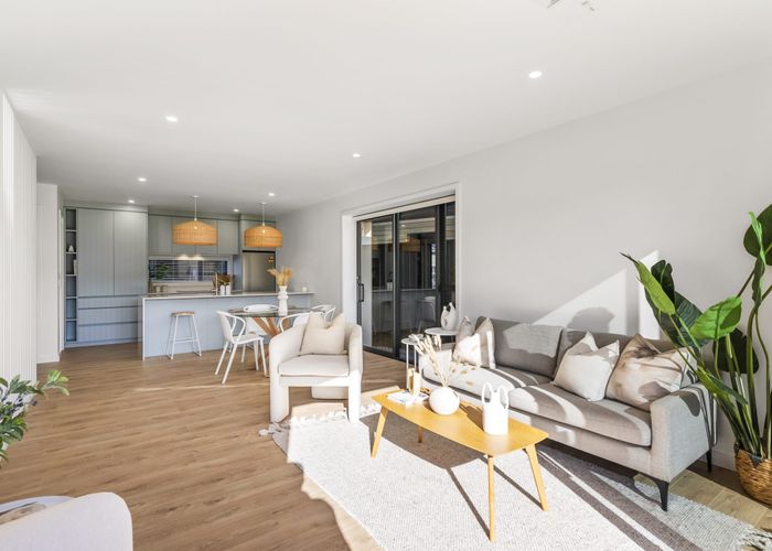  at 4/51 Taipari Road, Te Atatu Peninsula, Auckland