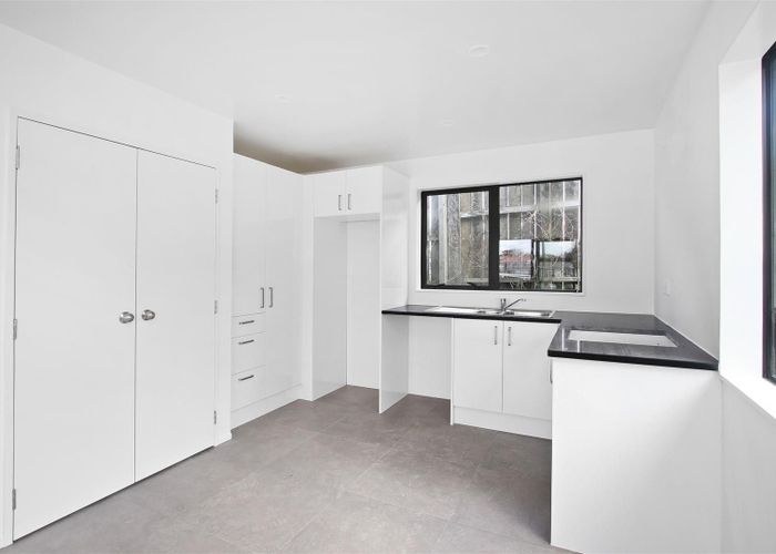  at 4/9 Plumley Crescent, Māngere, Auckland