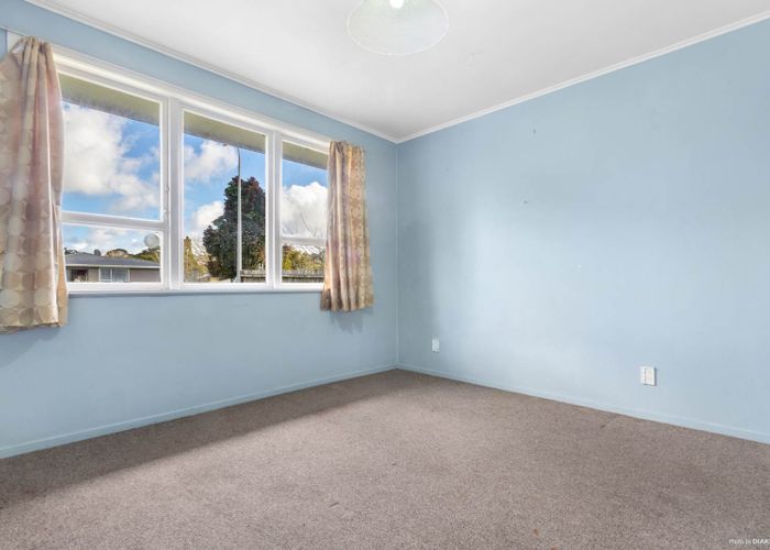  at 35 Riverpark Crescent, Henderson, Auckland