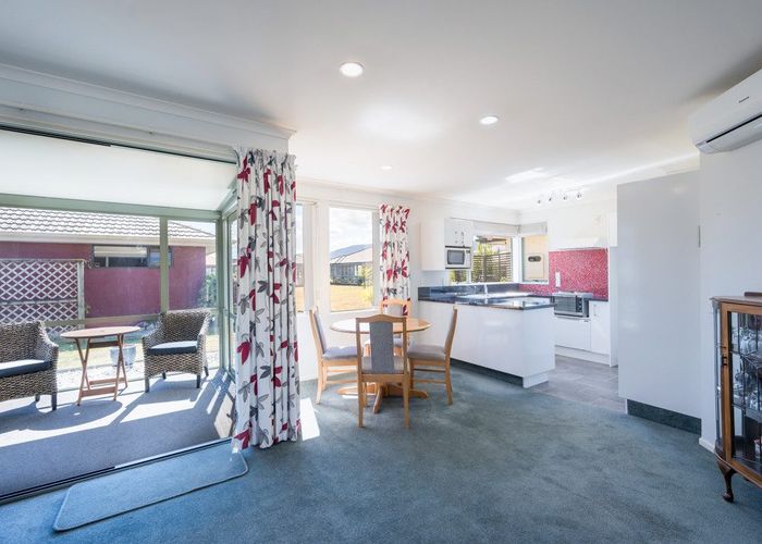  at 21 Ivy Crescent, Richmond
