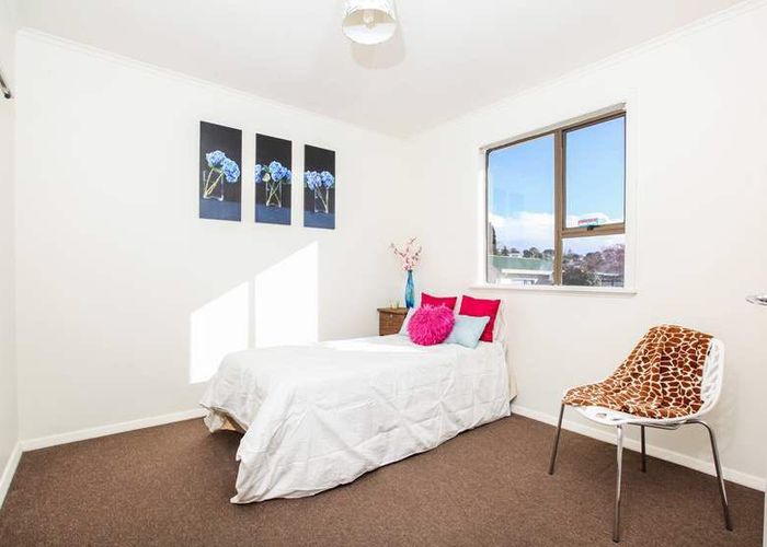  at 16 Blease Street, New Lynn, Auckland