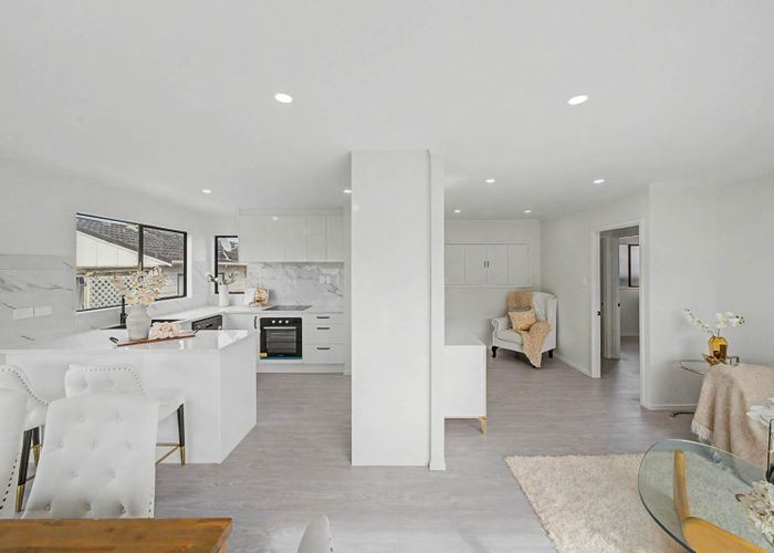  at 2/36 York Road, Papatoetoe, Auckland