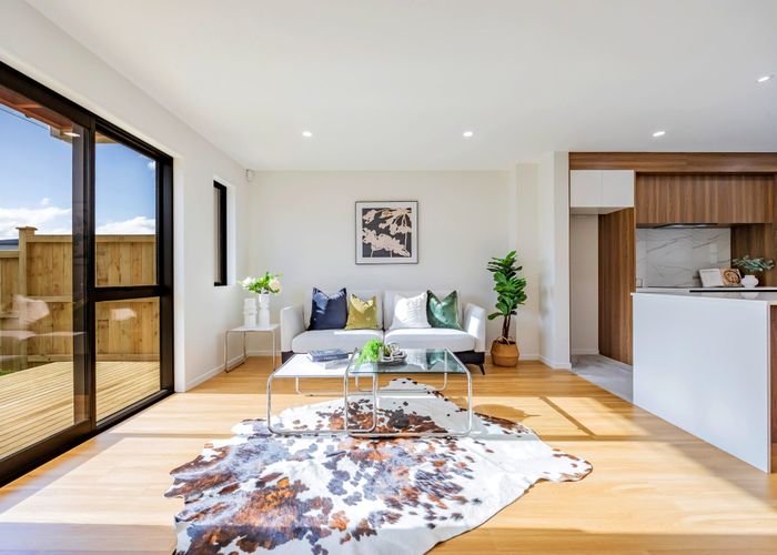  at 52 Adamson Road, Flat Bush, Manukau City, Auckland