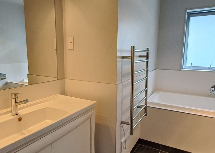  at 68 Bahari Dr, Ranui, Waitakere City, Auckland