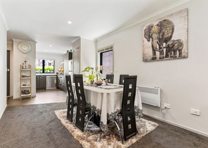  at 24 Tutuwhatu Crescent, Weymouth, Manukau City, Auckland