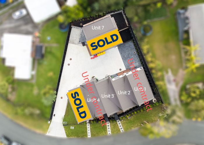  at 4/13 Crosby Road, West Harbour, Waitakere City, Auckland