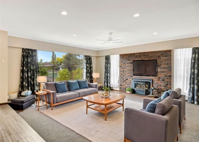  at 20 Sunnyhills Avenue, Glenview, Hamilton