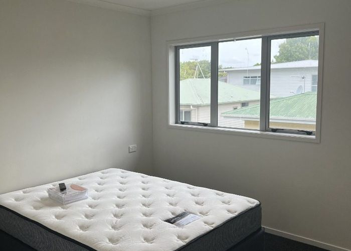  at 2/16 Greensboro Street (Room D), Hillcrest, Hamilton, Waikato