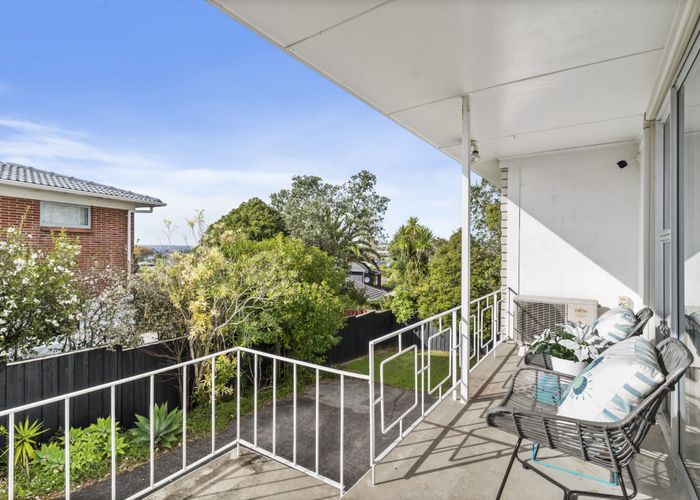  at 2/23 Taitua Drive, Te Atatu South, Waitakere City, Auckland