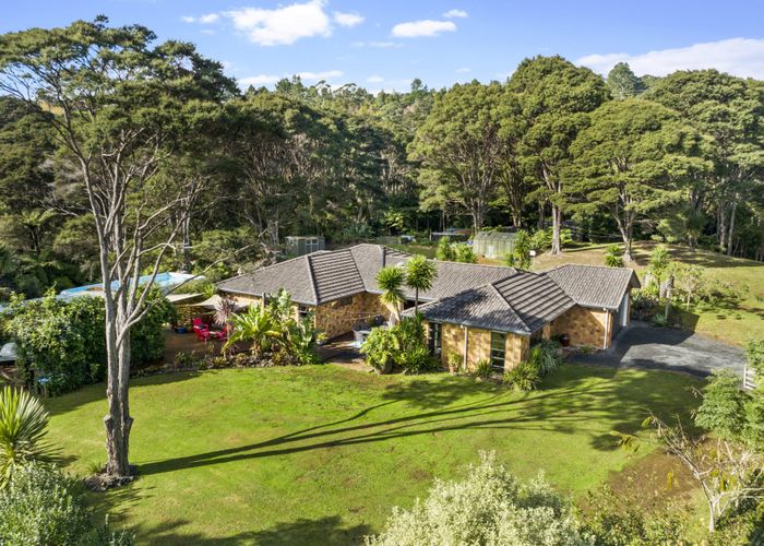  at 35 Cochran Road, Oratia, Waitakere City, Auckland