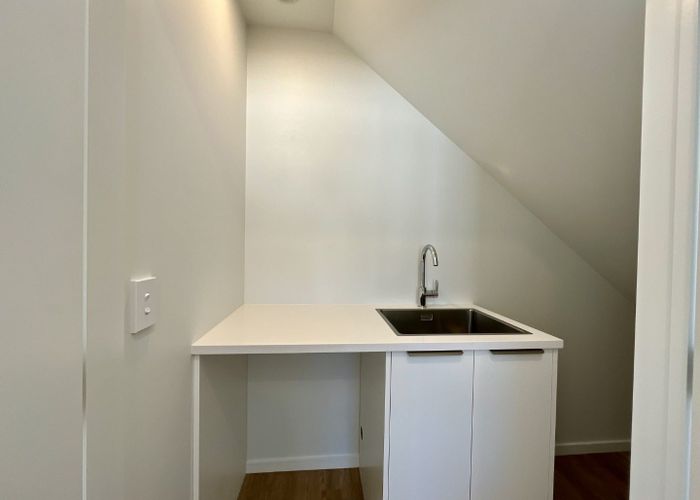  at 9/18 Feilding Street, Addington, Christchurch City, Canterbury