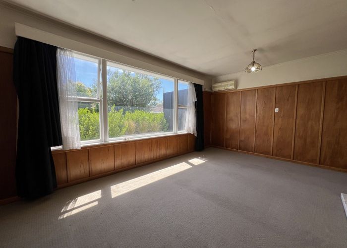  at 2/69 Aikmans Road, Merivale, Christchurch City, Canterbury