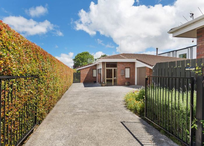  at 2/48 Fairview Road, Papatoetoe, Manukau City, Auckland