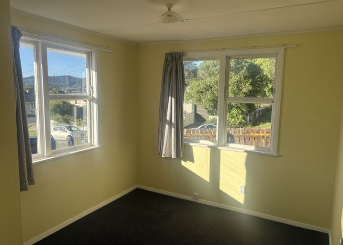  at 4 Mackelvey Place, Tawa, Wellington, Wellington