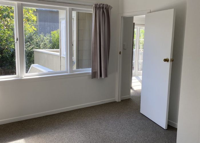  at 4/497 Beach Road, Murrays Bay, Auckland