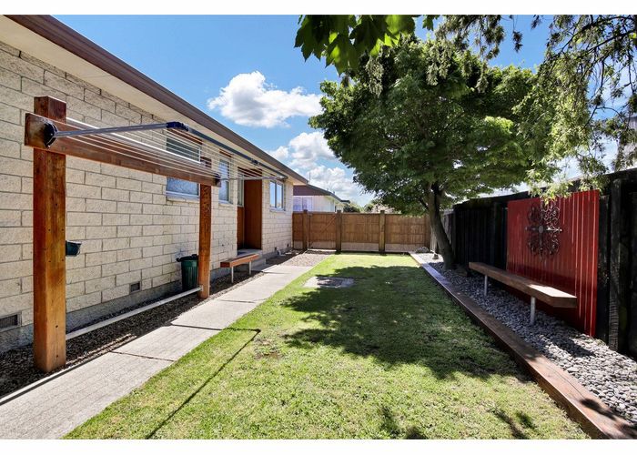  at 2/67 Keighleys Road, Bromley, Christchurch