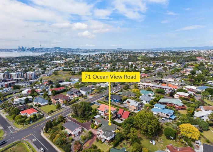  at 71 Ocean View Road, Hillcrest, North Shore City, Auckland