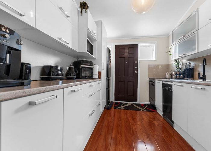  at 1/10 Alcock Street, Mount Wellington, Auckland