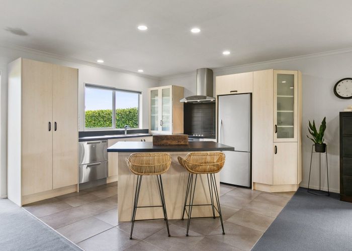  at 142 Wairau Road, Oakura, New Plymouth, Taranaki