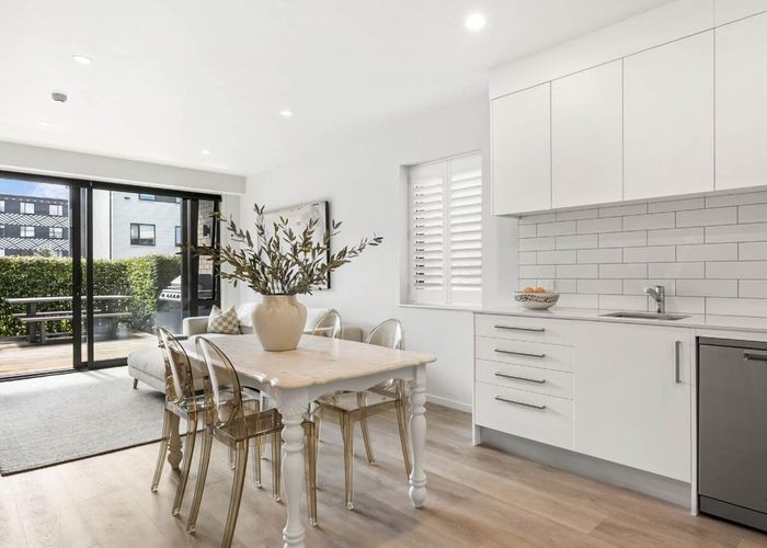  at 204/2B Matatiki Street, Northcote, Auckland