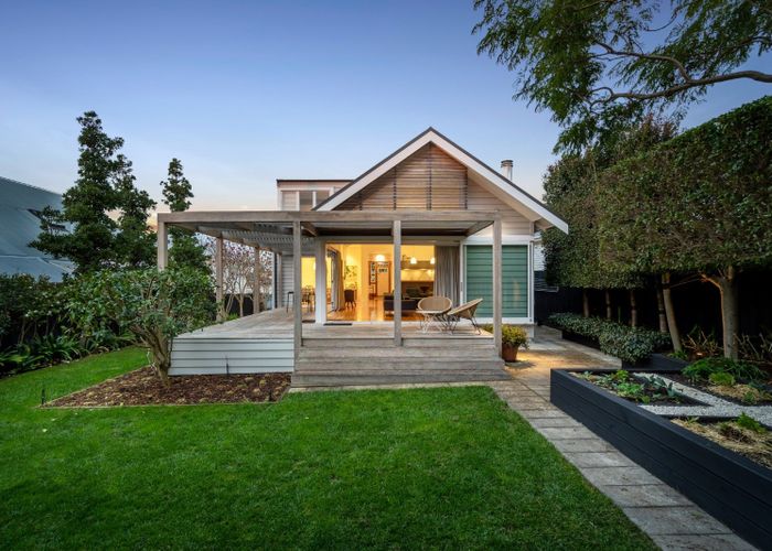  at 10 Lawrence Street, Herne Bay, Auckland