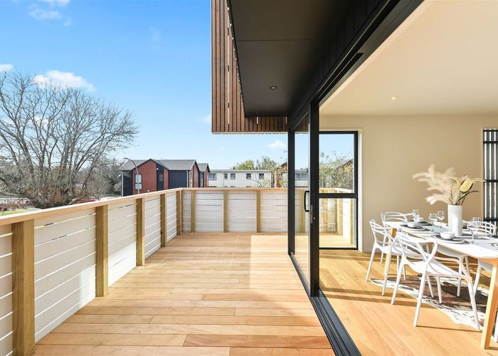  at 2/2 Manning Street, Hamilton Central, Hamilton