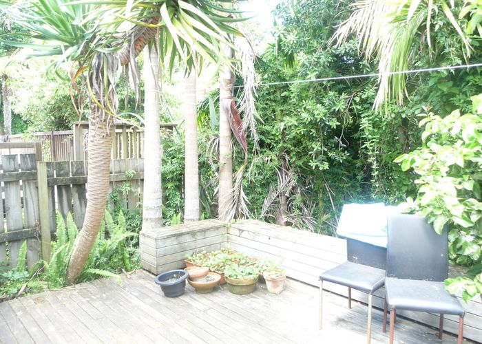  at 2/28 Saxon St, Waterview, Auckland City, Auckland