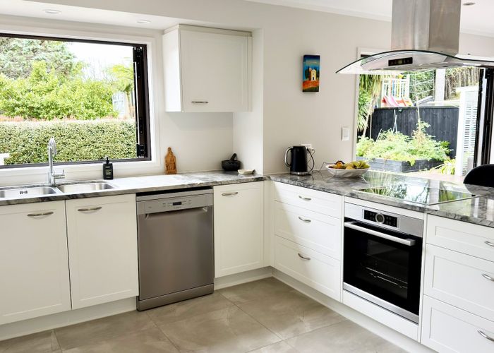  at 16 Onetaunga Road, Chatswood, North Shore City, Auckland