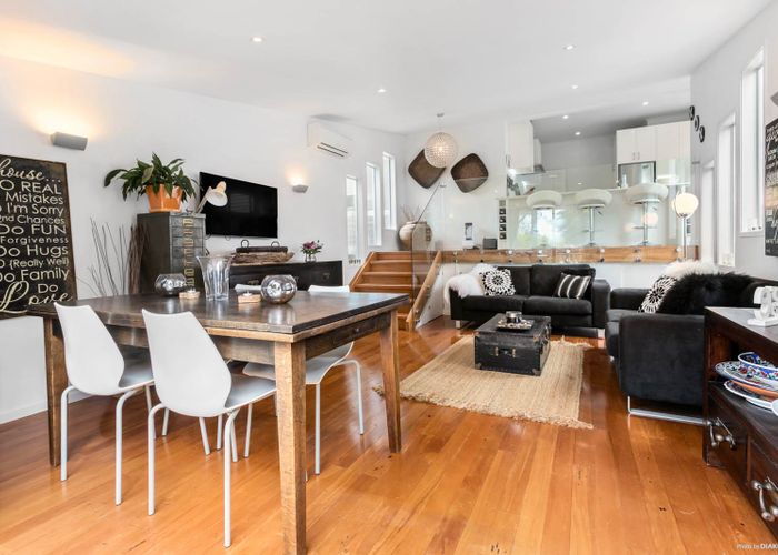  at 81 Te Kawa Road, Greenlane, Auckland