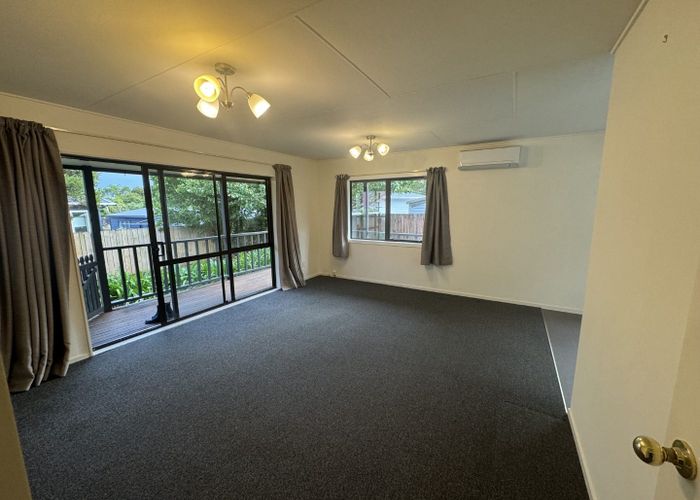  at 82 Queens Road, Waikanae Beach, Waikanae