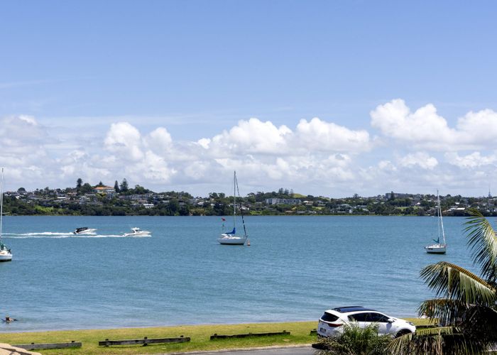  at 2/17 The Parade, Bucklands Beach, Manukau City, Auckland