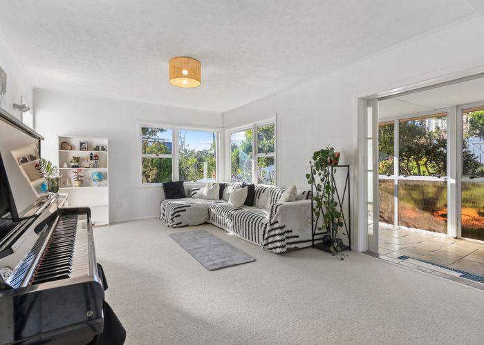  at 59 Bond Crescent, Forrest Hill, North Shore City, Auckland