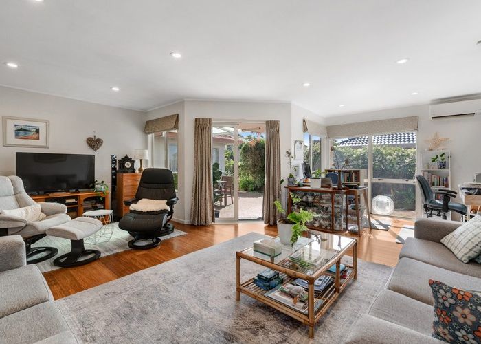  at 1 Bluebird Crescent, Unsworth Heights, North Shore City, Auckland