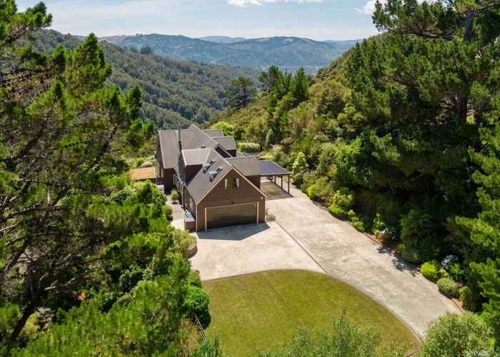  at 13 Sierra Way, Blue Mountains, Upper Hutt