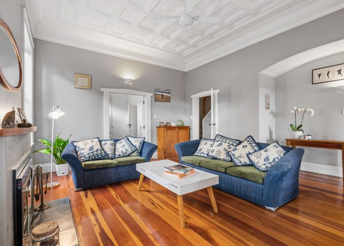  at 17 Bank Street, Mount Eden, Auckland