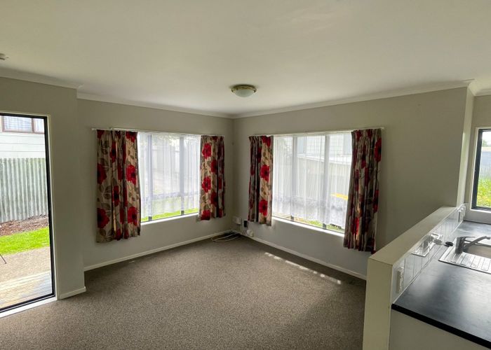  at 33a Luanda Drive, Ranui, Waitakere City, Auckland