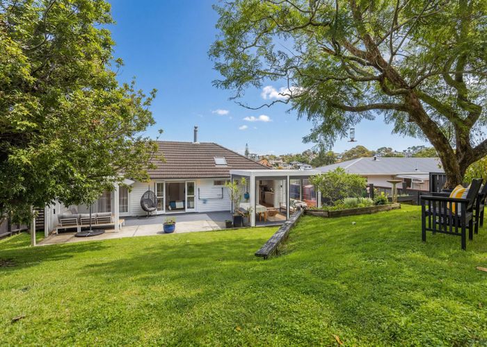  at 70 Selwyn Crescent, Forrest Hill, North Shore City, Auckland