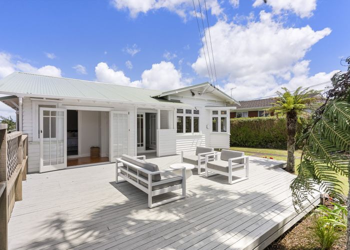  at 27 Horotutu Road, Greenlane, Auckland City, Auckland