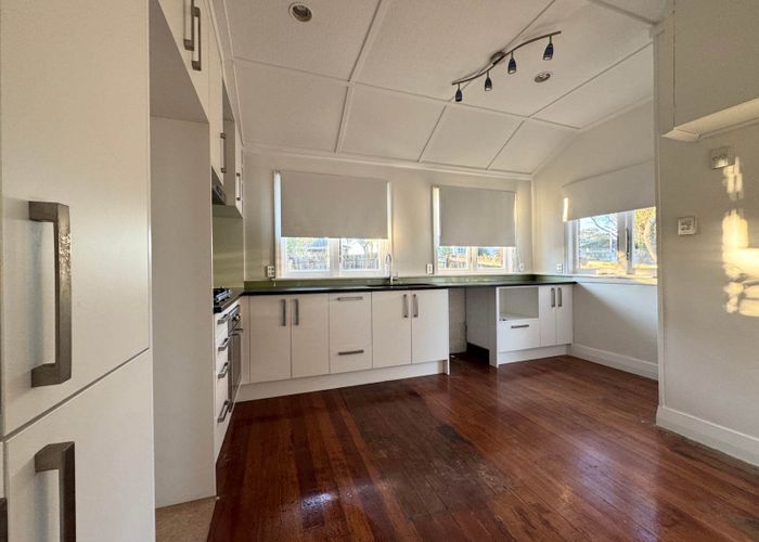  at 412 Hillsborough Road, Mount Roskill, Auckland City, Auckland
