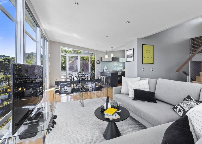  at 121 Nevay Road, Miramar, Wellington