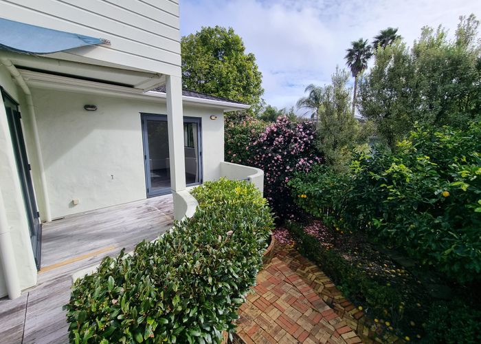  at 2/25 Wright Road, Point Chevalier, Auckland City, Auckland