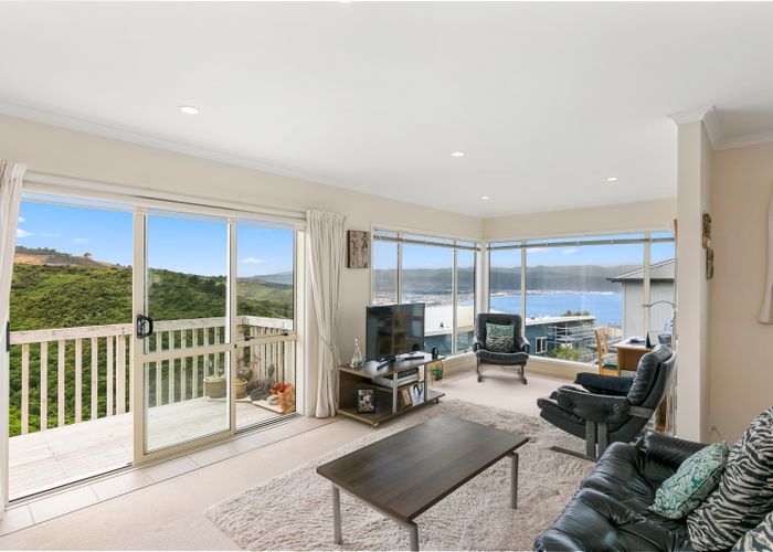  at 35 Tamworth Crescent, Newlands, Wellington