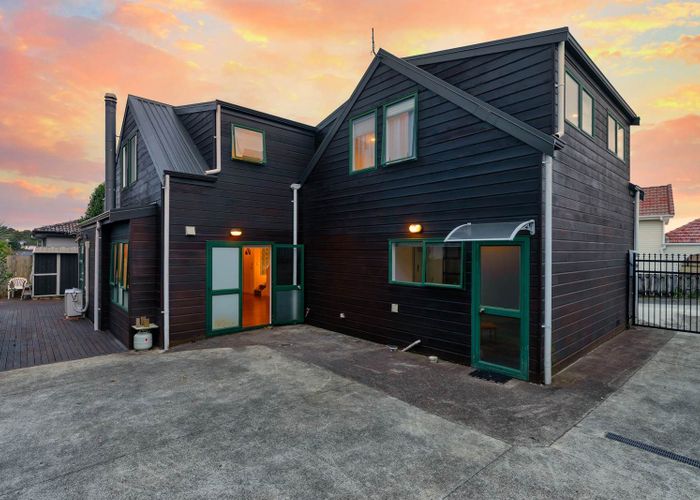  at 8 Marshall Laing Avenue, Mount Roskill, Auckland City, Auckland