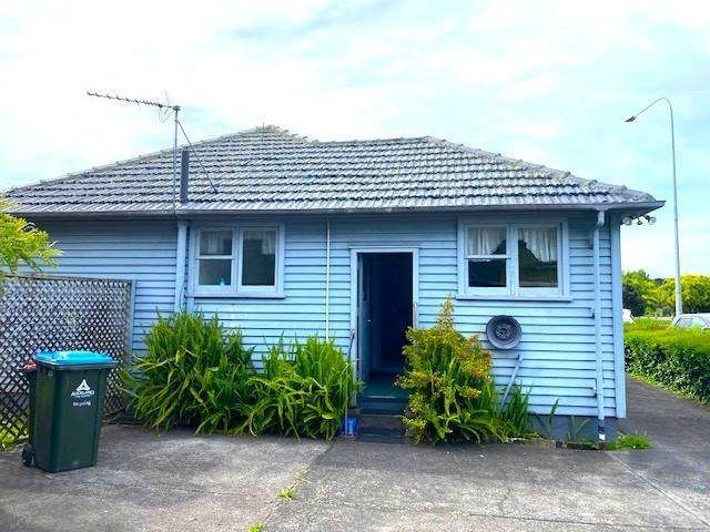 at 100 Wolverton Street, Blockhouse Bay, Auckland