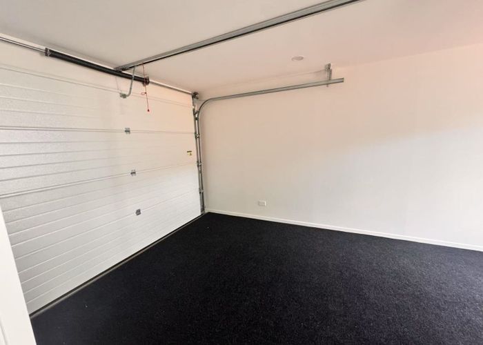  at 24D Gladys Ave, Glenfield, North Shore City, Auckland