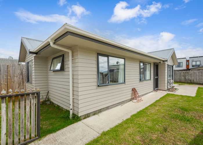  at 39 Rewarewa Road, Te Atatu Peninsula, Auckland